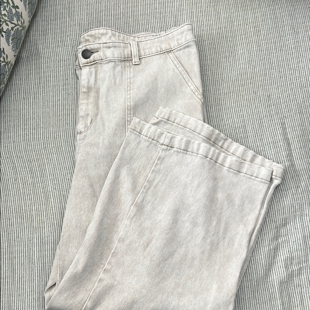 Universal Thread Cream Ankle & Cropped Jeans